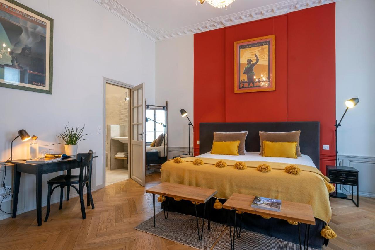 Escale Rochelaise, Gite Urbain Avec Spa Bain Nordique Et Sauna Tonneau La Rochelle  Exterior photo