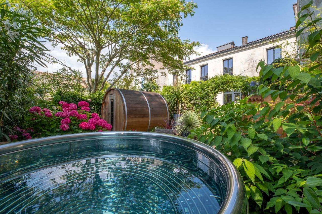 Escale Rochelaise, Gite Urbain Avec Spa Bain Nordique Et Sauna Tonneau La Rochelle  Exterior photo